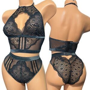 Victoria’s Secret SOLD OUT Set Very sexy High Neck bralette Cheeky Panty Black M